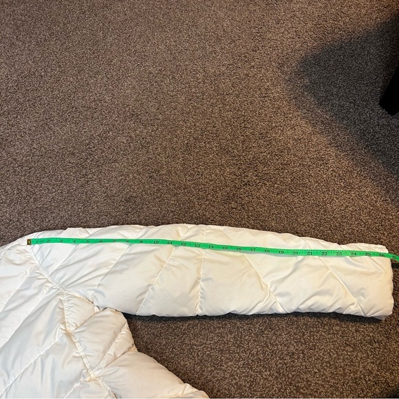 J Crew White Quilted Puffer Jacket. - Picture 5 of 5